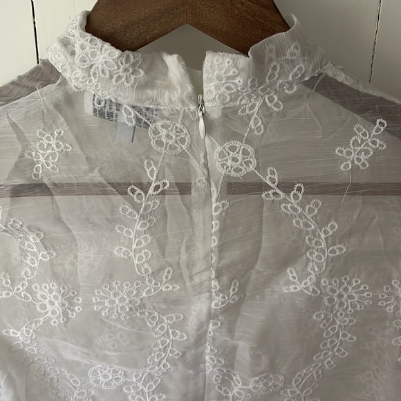 Snap Luxe Sheer White Lace Top - Picture 3 of 5